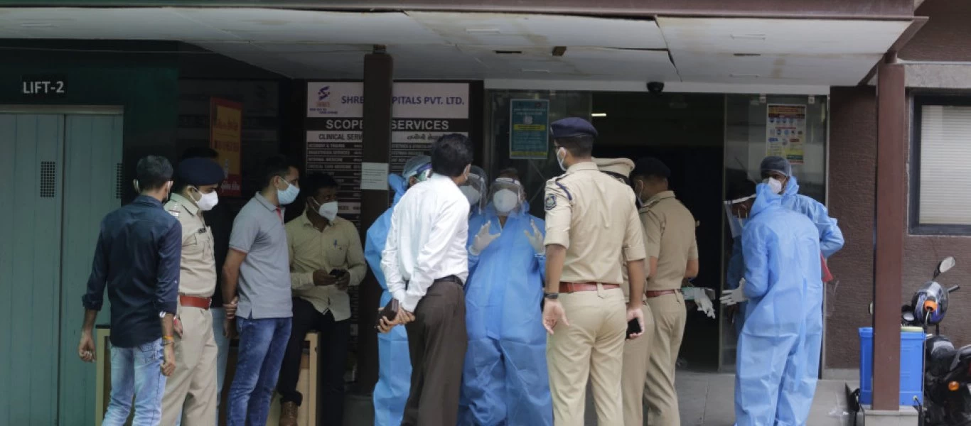 Ινδία: Φωτιά σε ΜΕΘ νοσοκομείου - Τουλάχιστον πέντε άνθρωποι έχασαν τη ζωή τους